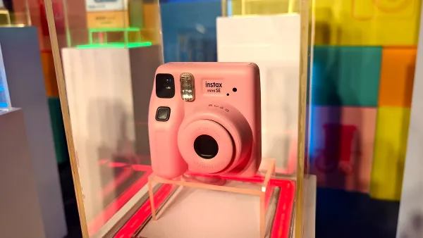 Fujifilm instax Mini SE Instant Camera Released in India; Checkout all Details and Specifications, Worth Buying?